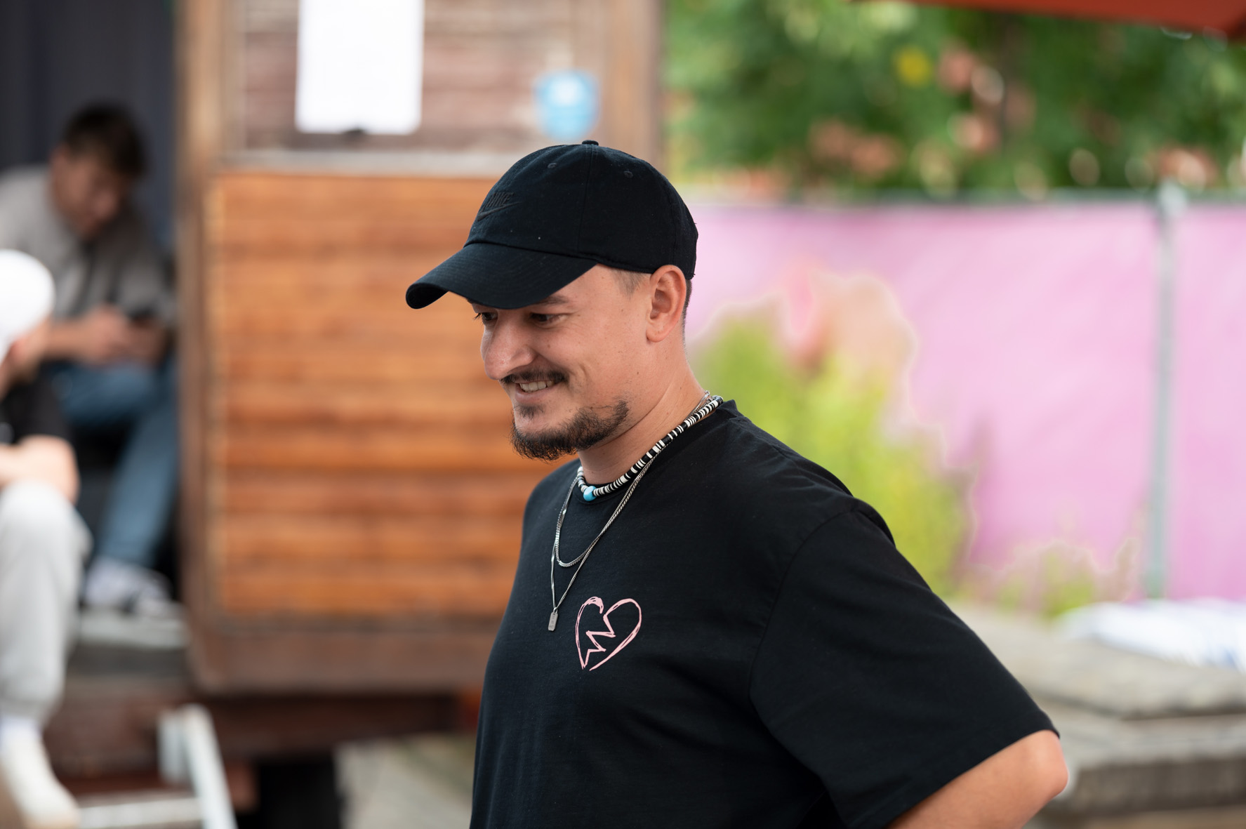 Montez, Motiv 6